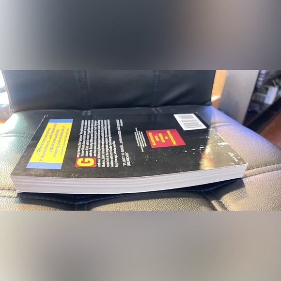 Dark Horse Life of George Harrison
Music Book by Geoffrey Giuliano 1991 - Picture 4 of 8